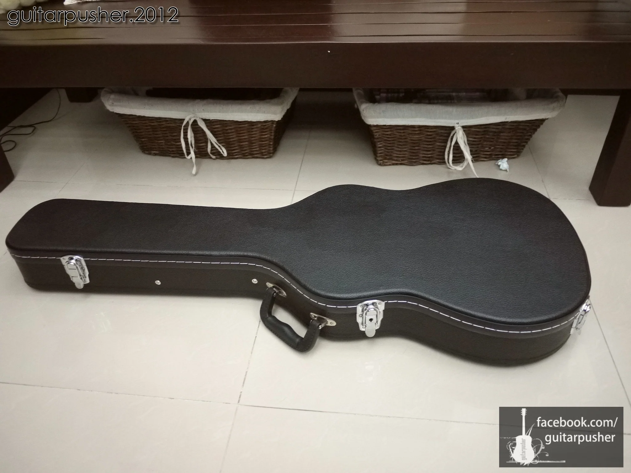 GP Black hard case for Les Paul HC-010 - Image 19