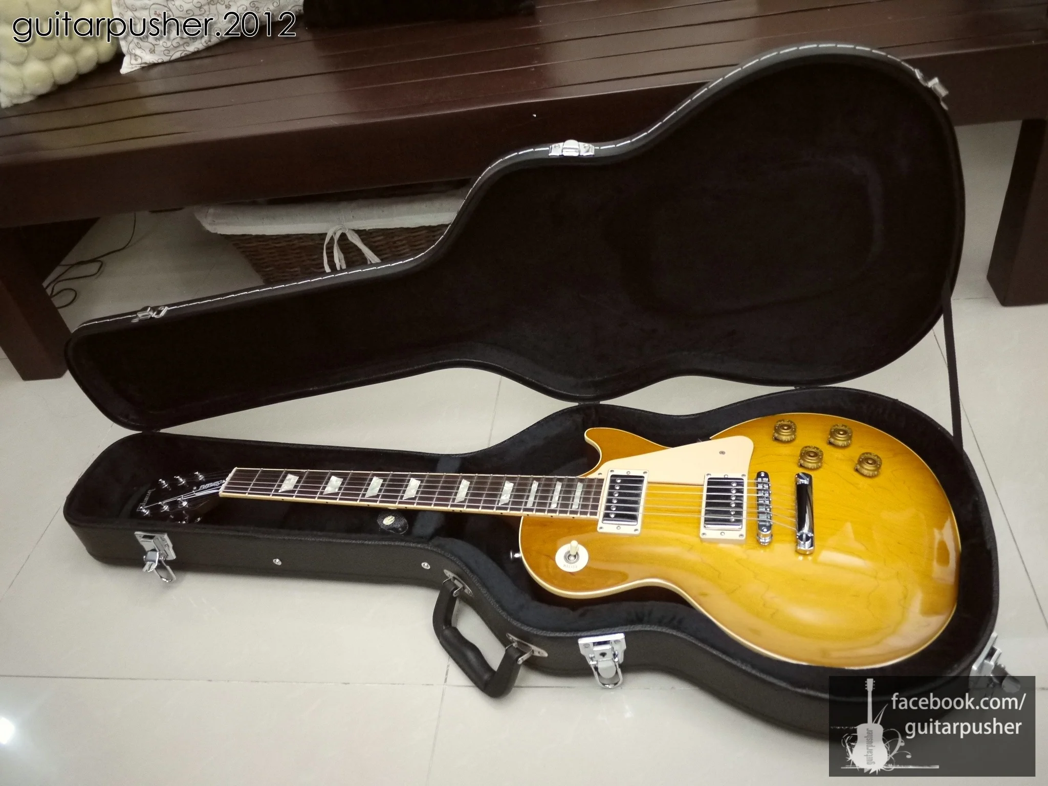 GP Black hard case for Les Paul HC-010 - Image 23