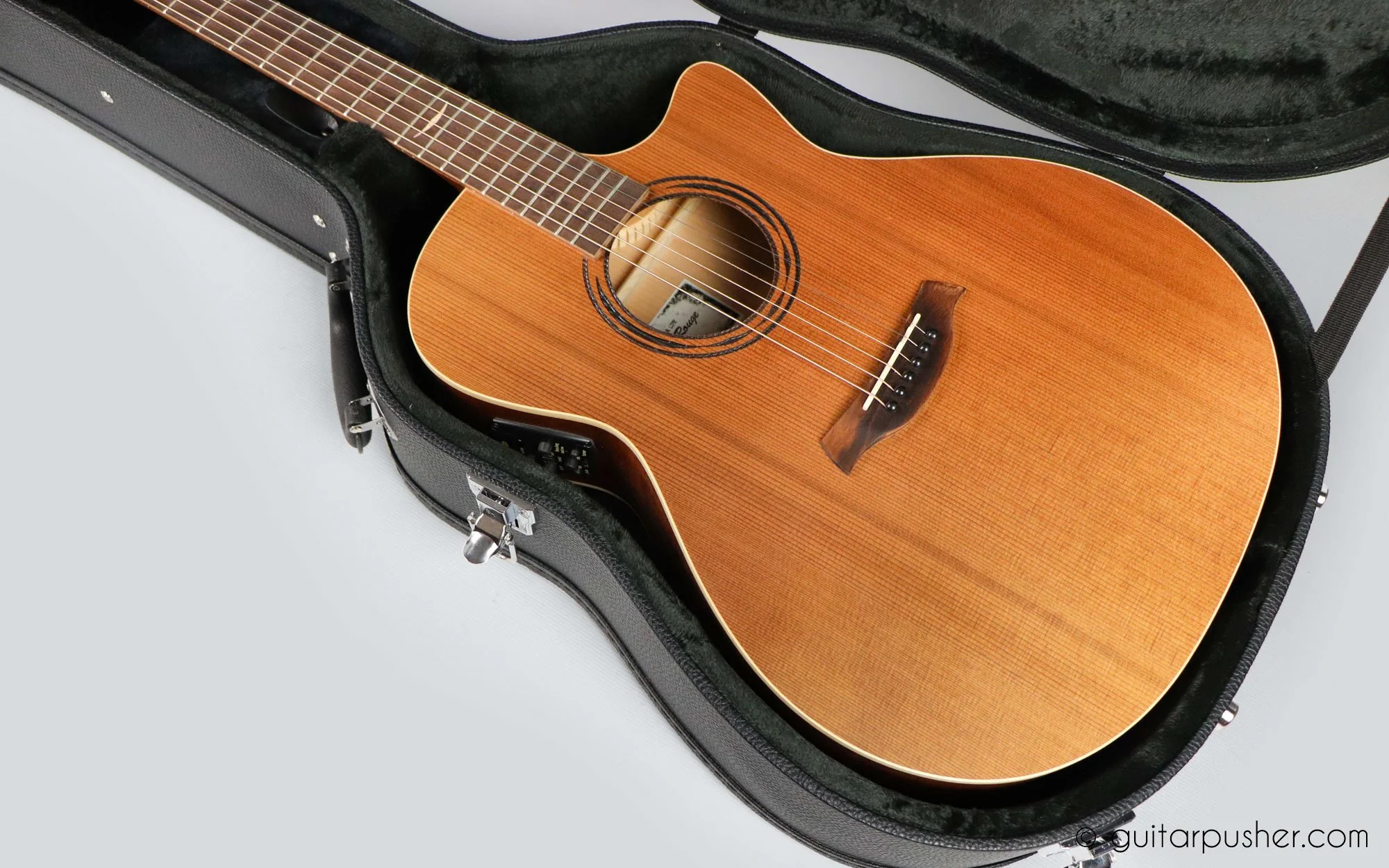 HC-040 Black hard case for Acoustic Guitar - Image 11