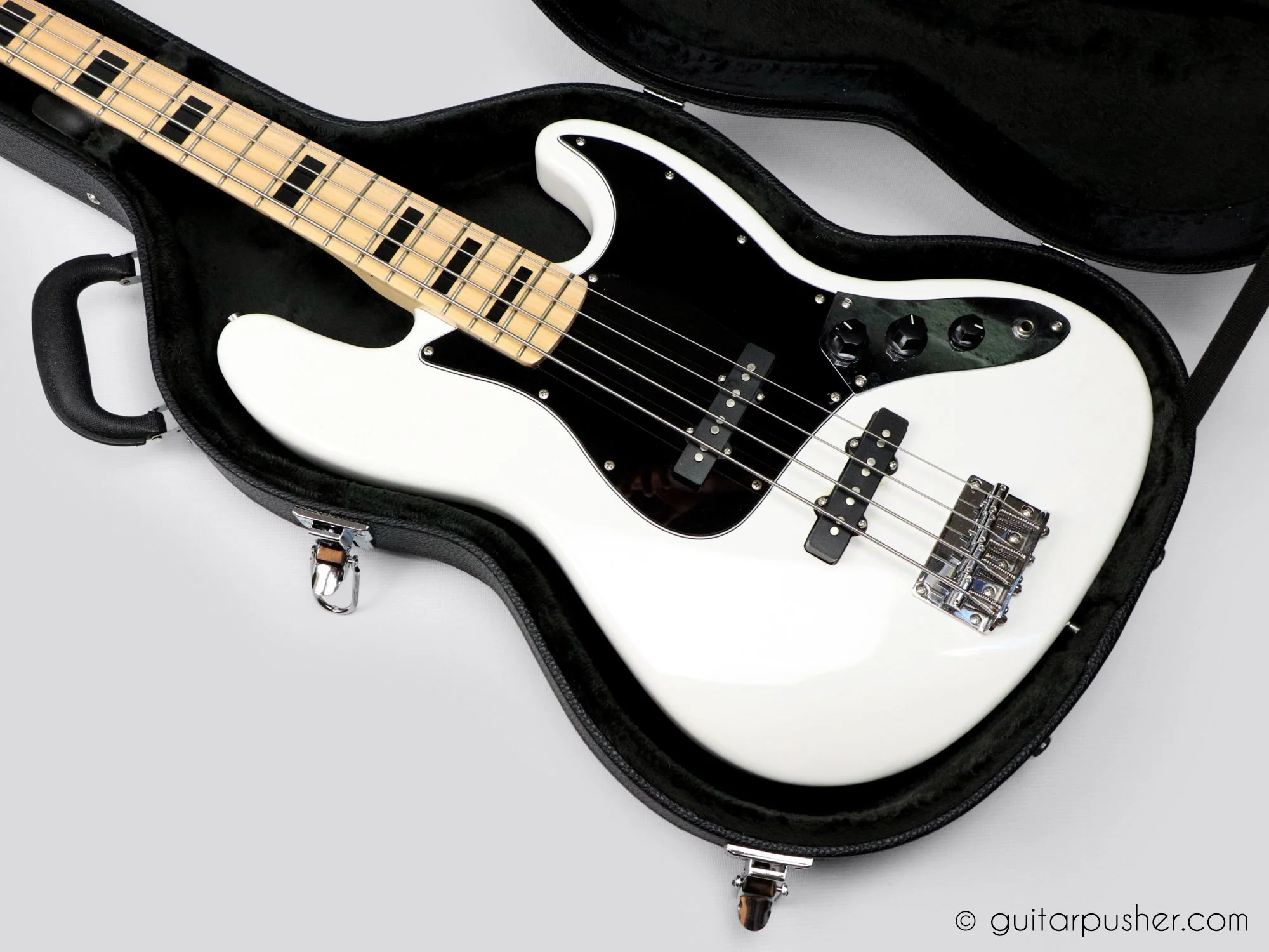 G-Craft HC-018 Hard Case for Electric BASS - Image 15