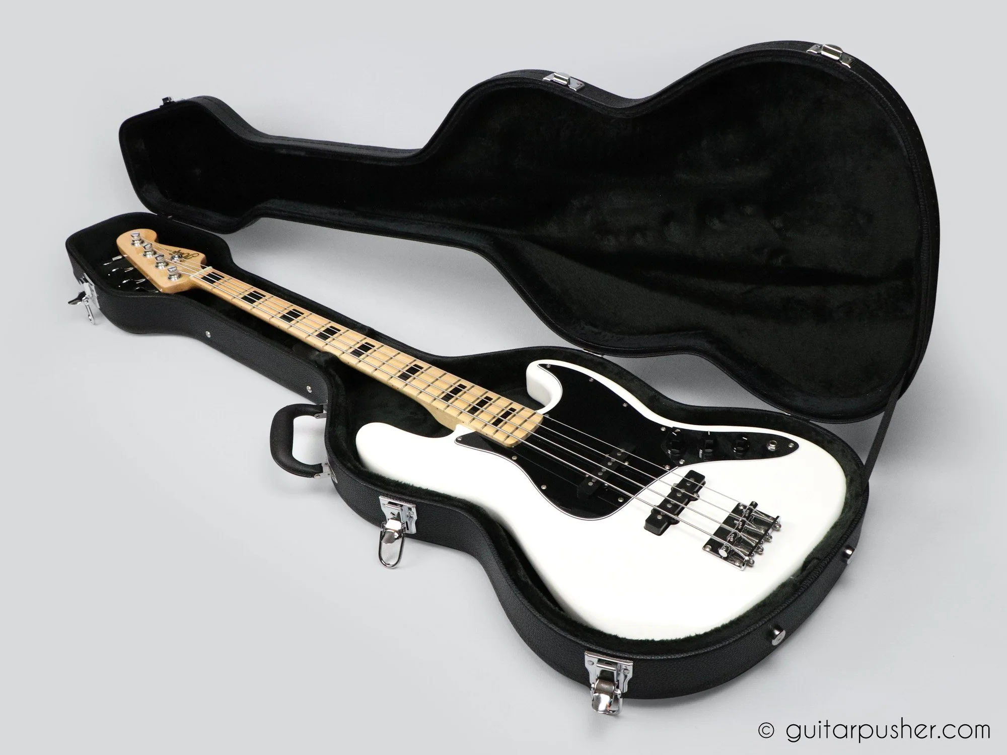 G-Craft HC-018 Hard Case for Electric BASS - Image 19