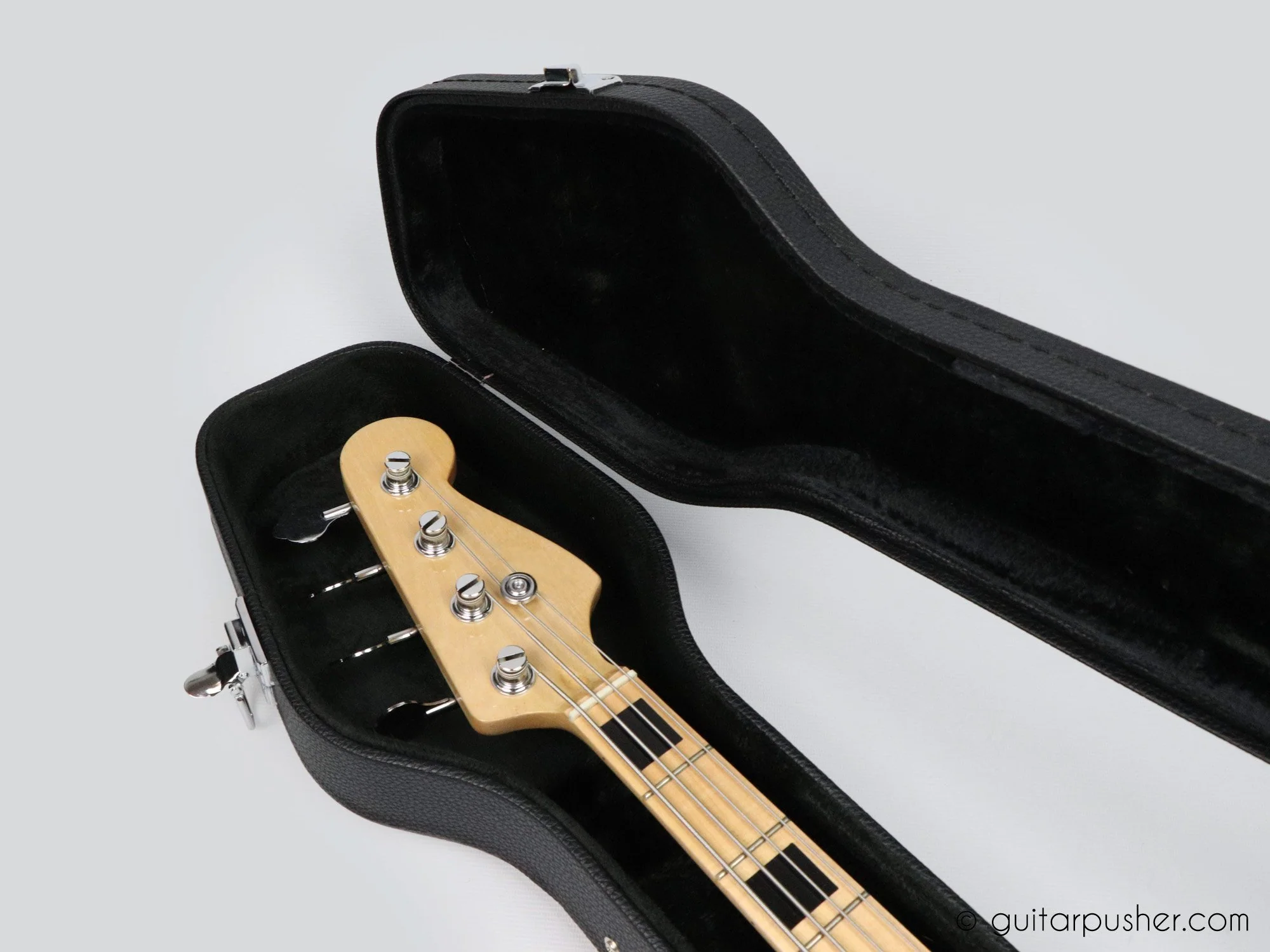 G-Craft HC-018 Hard Case for Electric BASS - Image 20