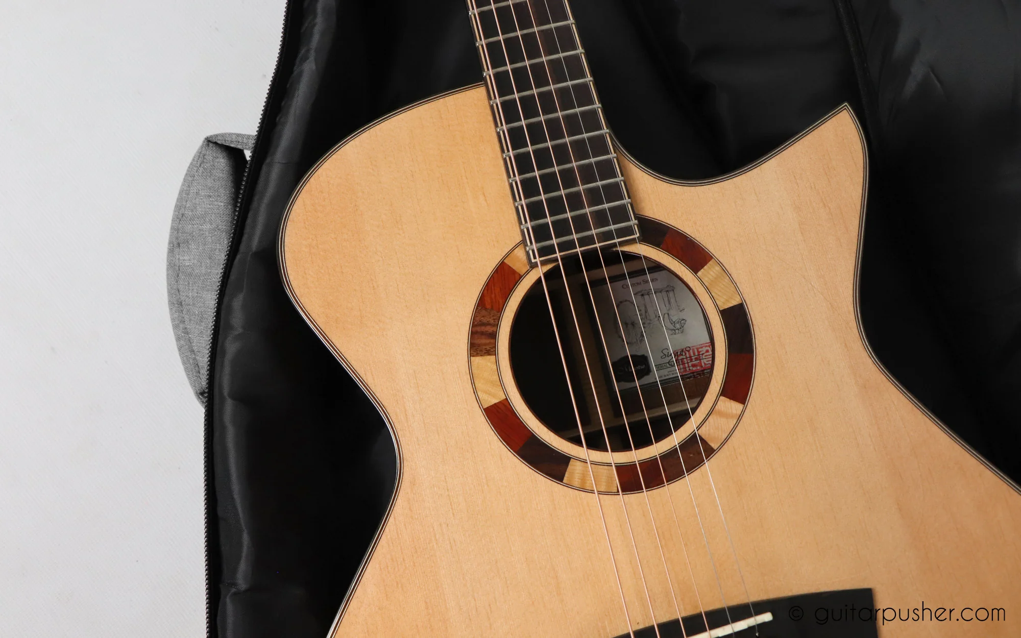 G-Craft LUX Lite A Padded Acoustic Guitar Gig Bag - Image 14