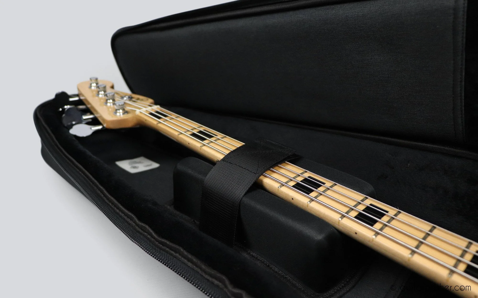 Kavaborg LUX Waterproof Heavy Padded Bass Guitar Gig Bag (FB-90B) - Image 10