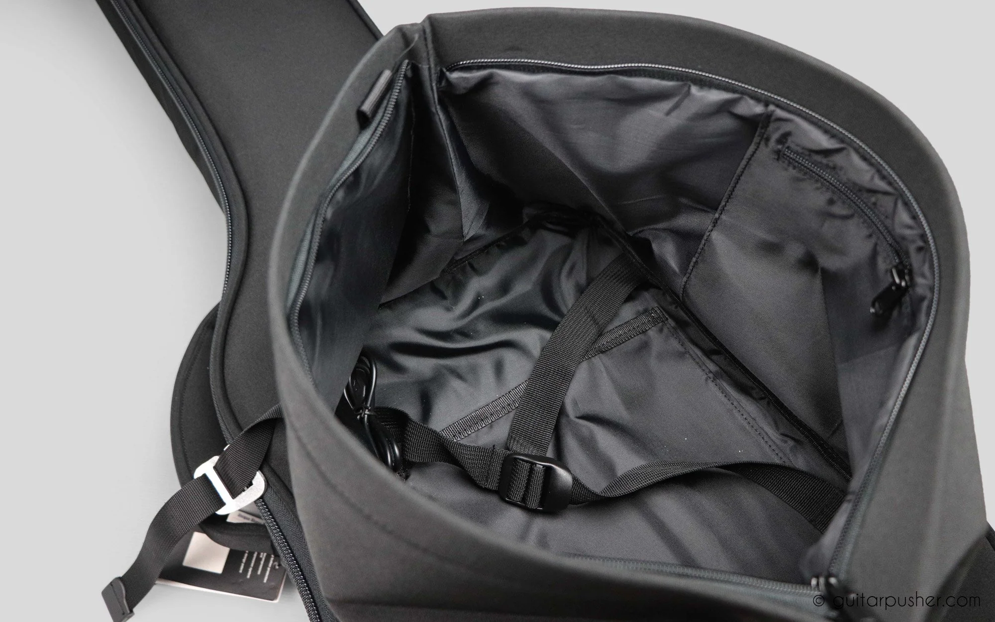 Kavaborg LUX Waterproof Heavy Padded Bass Guitar Gig Bag (FB-90B) - Image 22