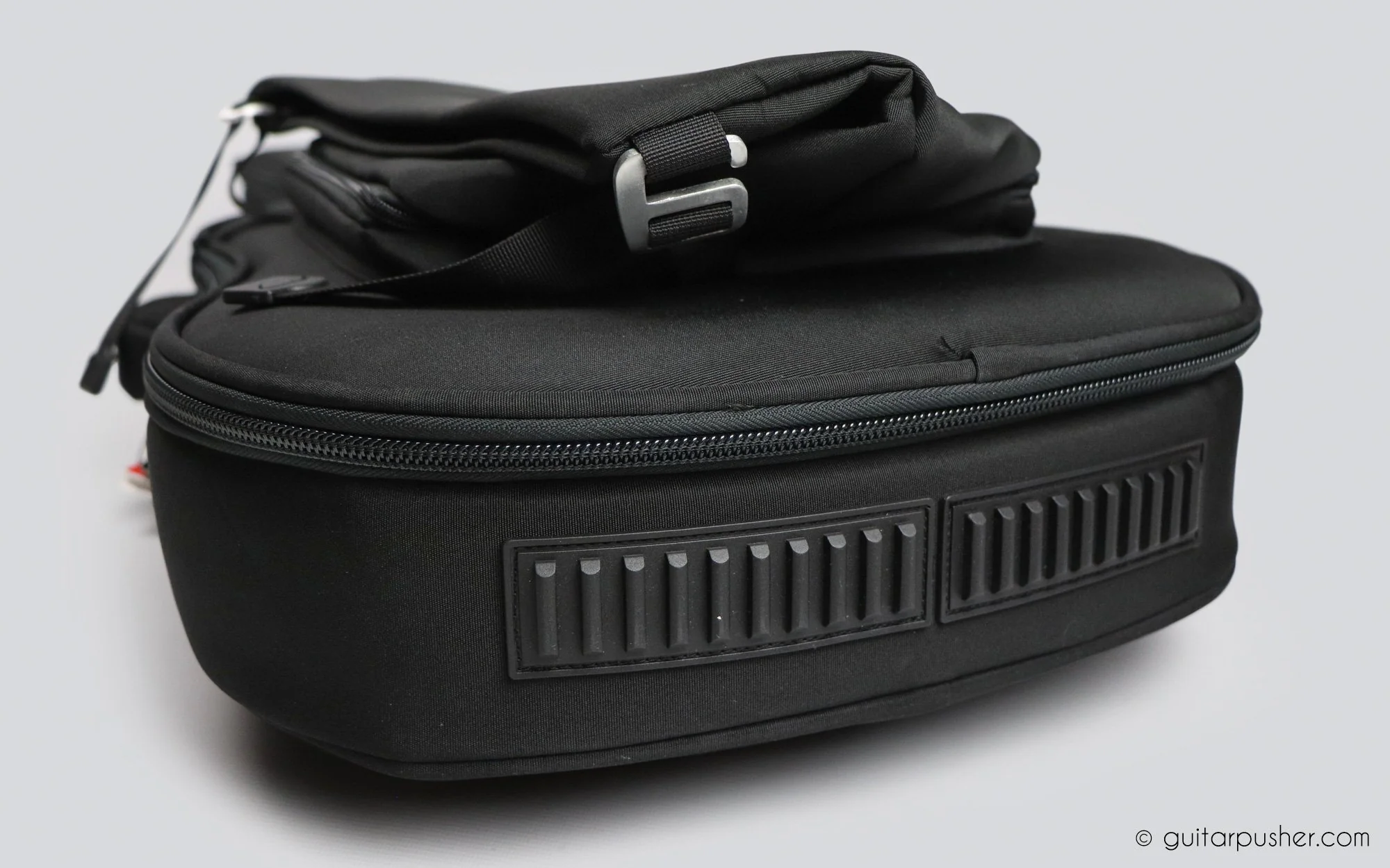 Kavaborg LUX Waterproof Heavy Padded Bass Guitar Gig Bag (FB-90B) - Image 25