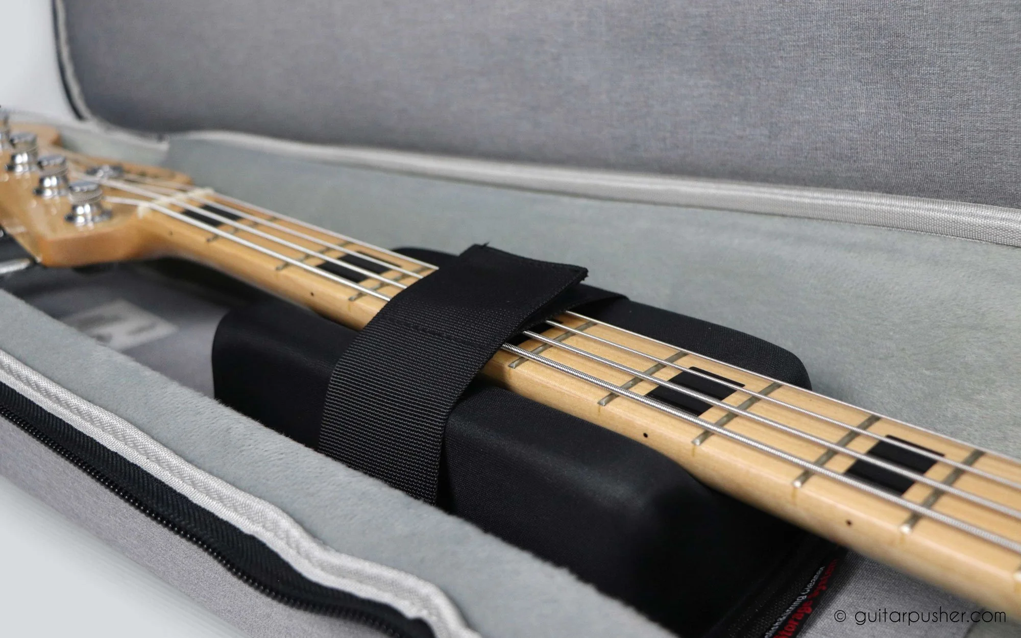 Kavaborg LUX Waterproof Heavy Padded Bass Guitar Gig Bag (FB-90B) - Image 43
