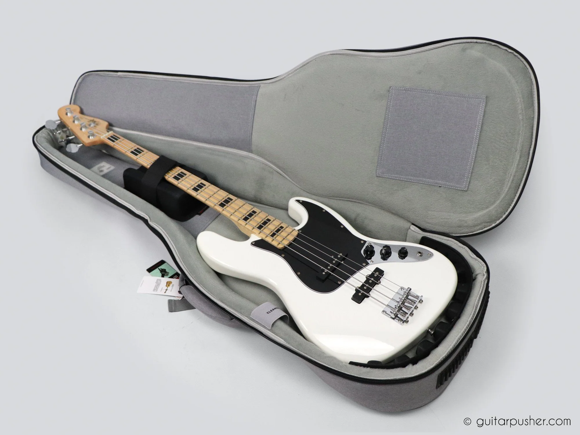 Kavaborg LUX Waterproof Heavy Padded Bass Guitar Gig Bag (FB-90B) - Image 46