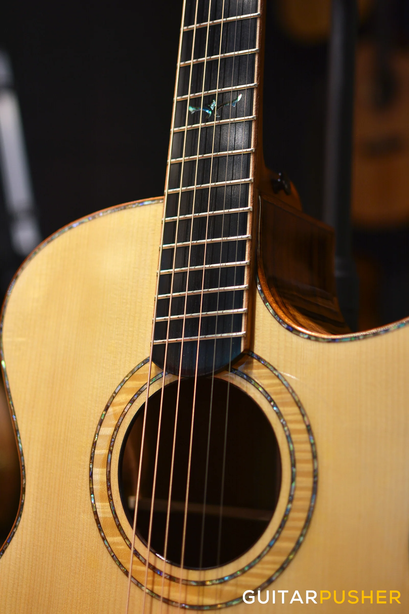 Maestro Custom Series Singa-K CSB A FF All-Solid Wood Adirondack Spruce/Pacific Koa Fanned Fret Acoustic Guitar - Image 4