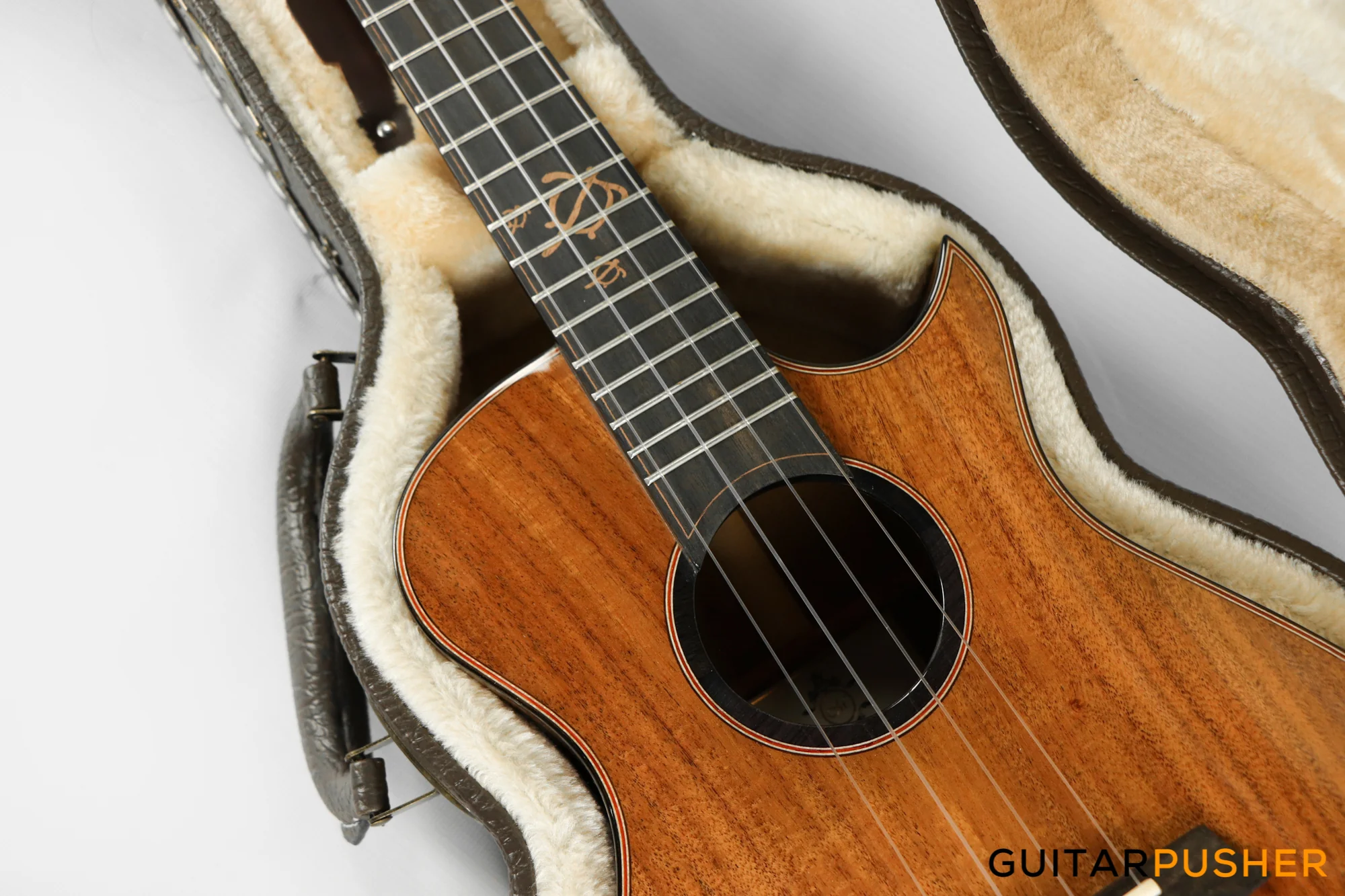 Maestro Island Series UT-KO CSB K All Solid-Wood Pacific Koa Tenor Ukulele - Image 3