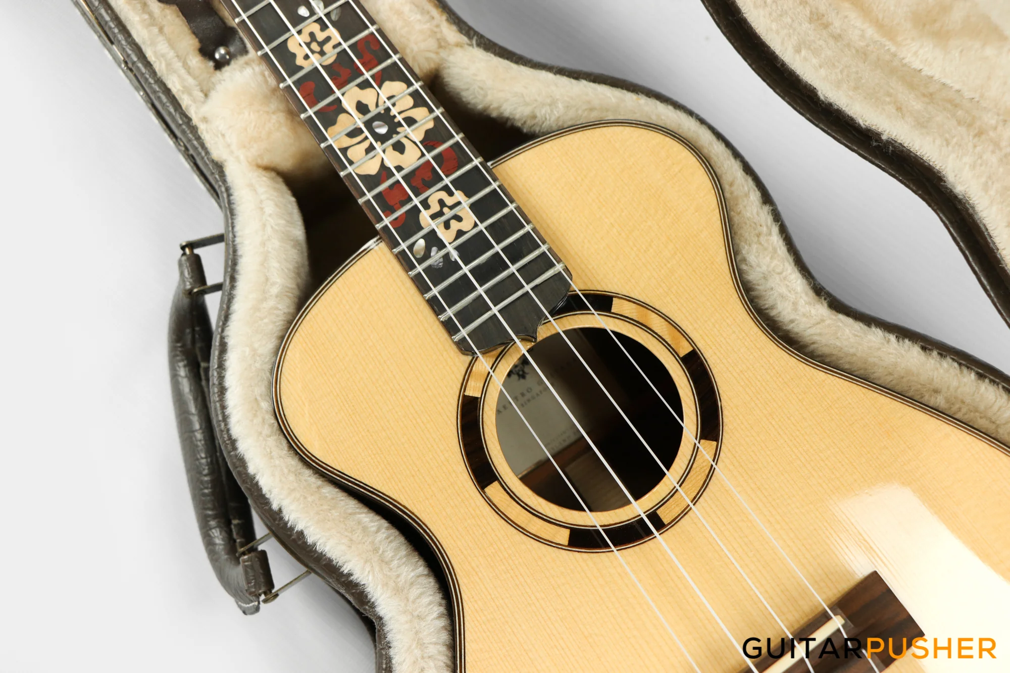 Maestro Island Series UT-OV CSB G All Solid-Wood German Spruce/African Ovangkol Tenor Ukulele - Image 13