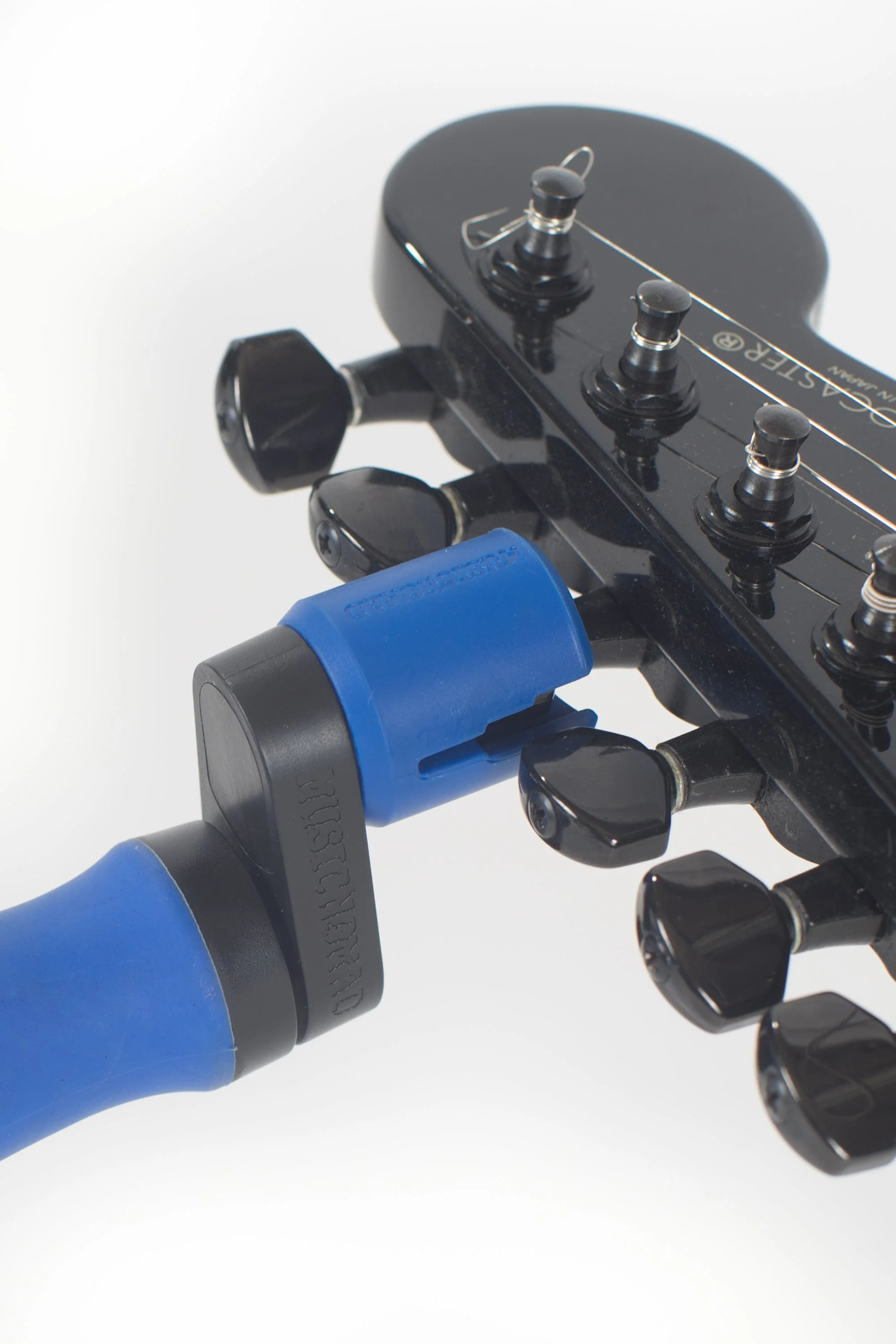 Music Nomad GRIP Winder - Rubber Lined, Dual Bearing Peg Winder MN221 - Image 5