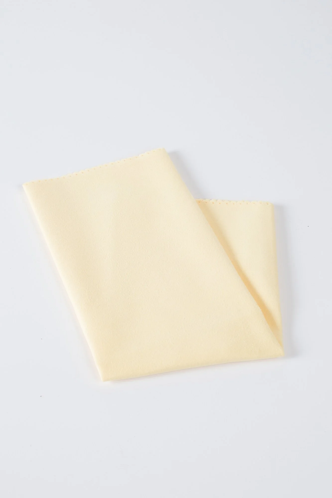 Music Nomad String Instrument Microfiber Polishing Cloth for Violin, Viola, Cello, and Bass (12"x12") MN731 - Image 3