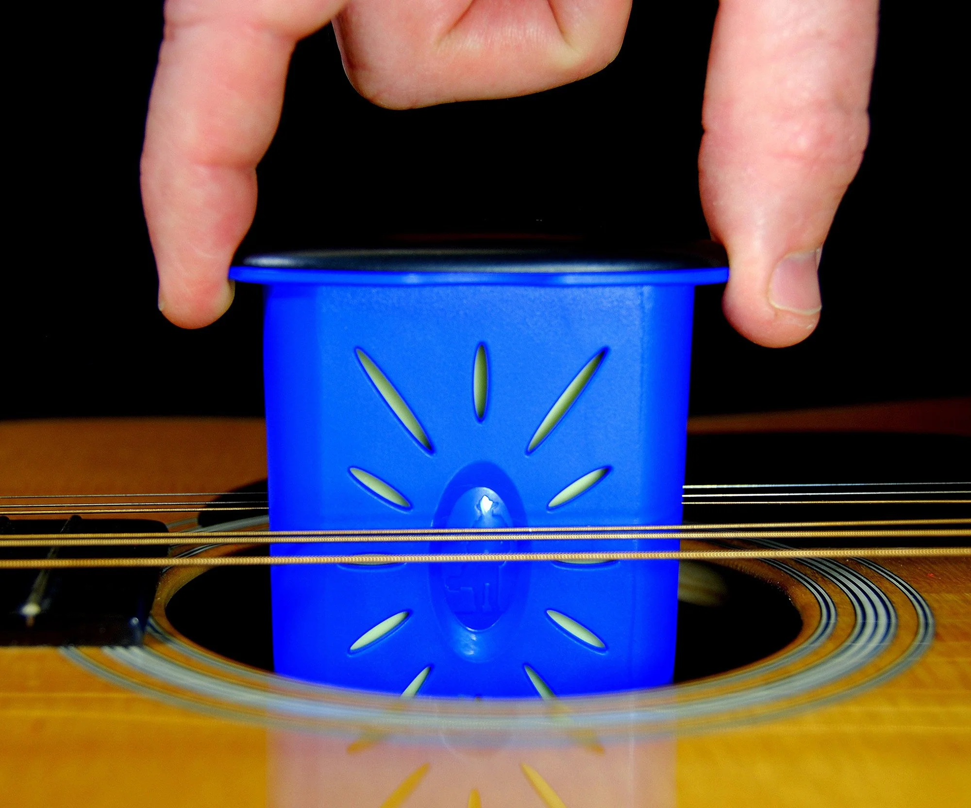 Music Nomad The Humitar - Acoustic Guitar Soundhole Humidifier MN300, MN301 - Image 2