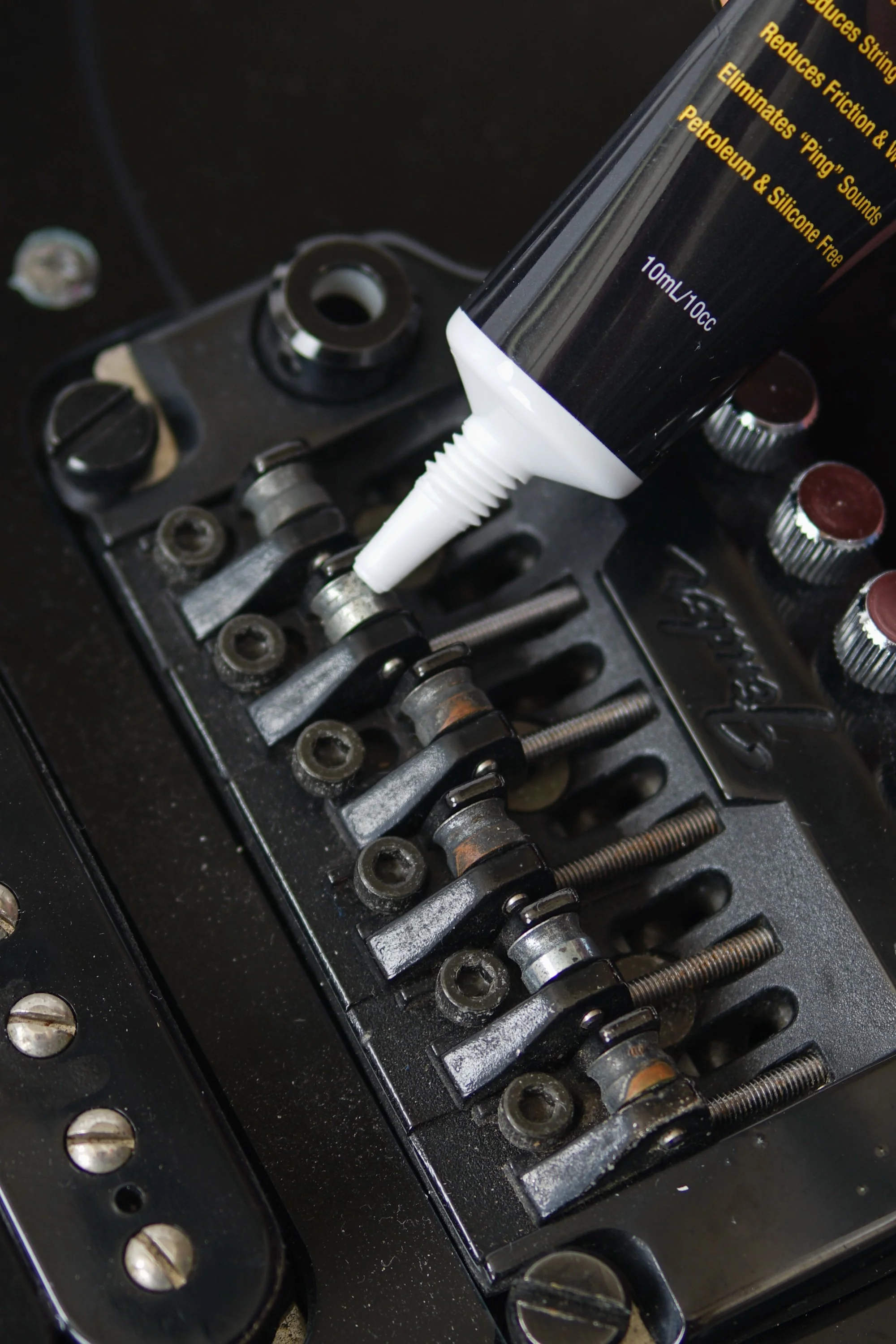 Music Nomad TUNE-IT String Instrument Lubricant MN106 - Image 3