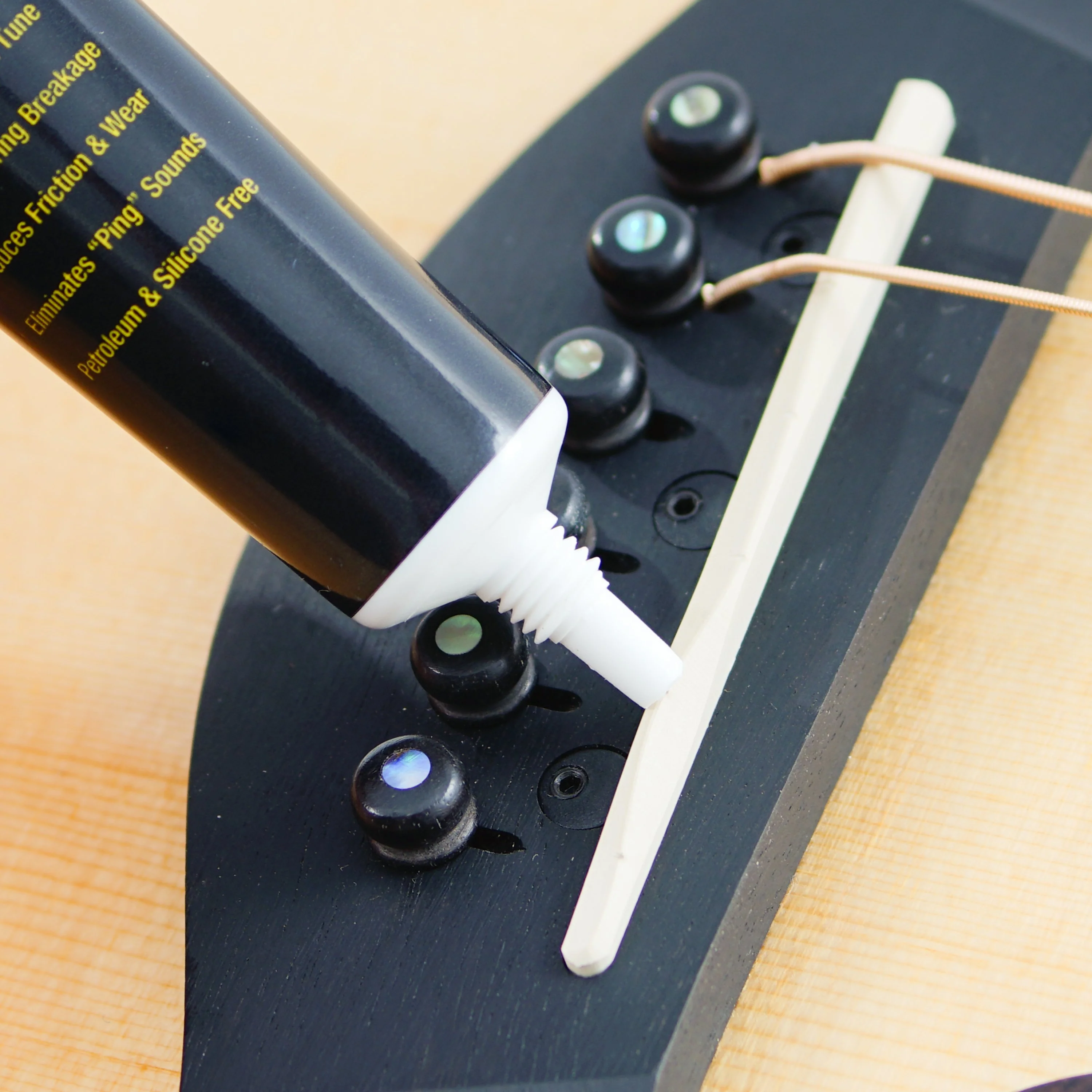 Music Nomad TUNE-IT String Instrument Lubricant MN106 - Image 4