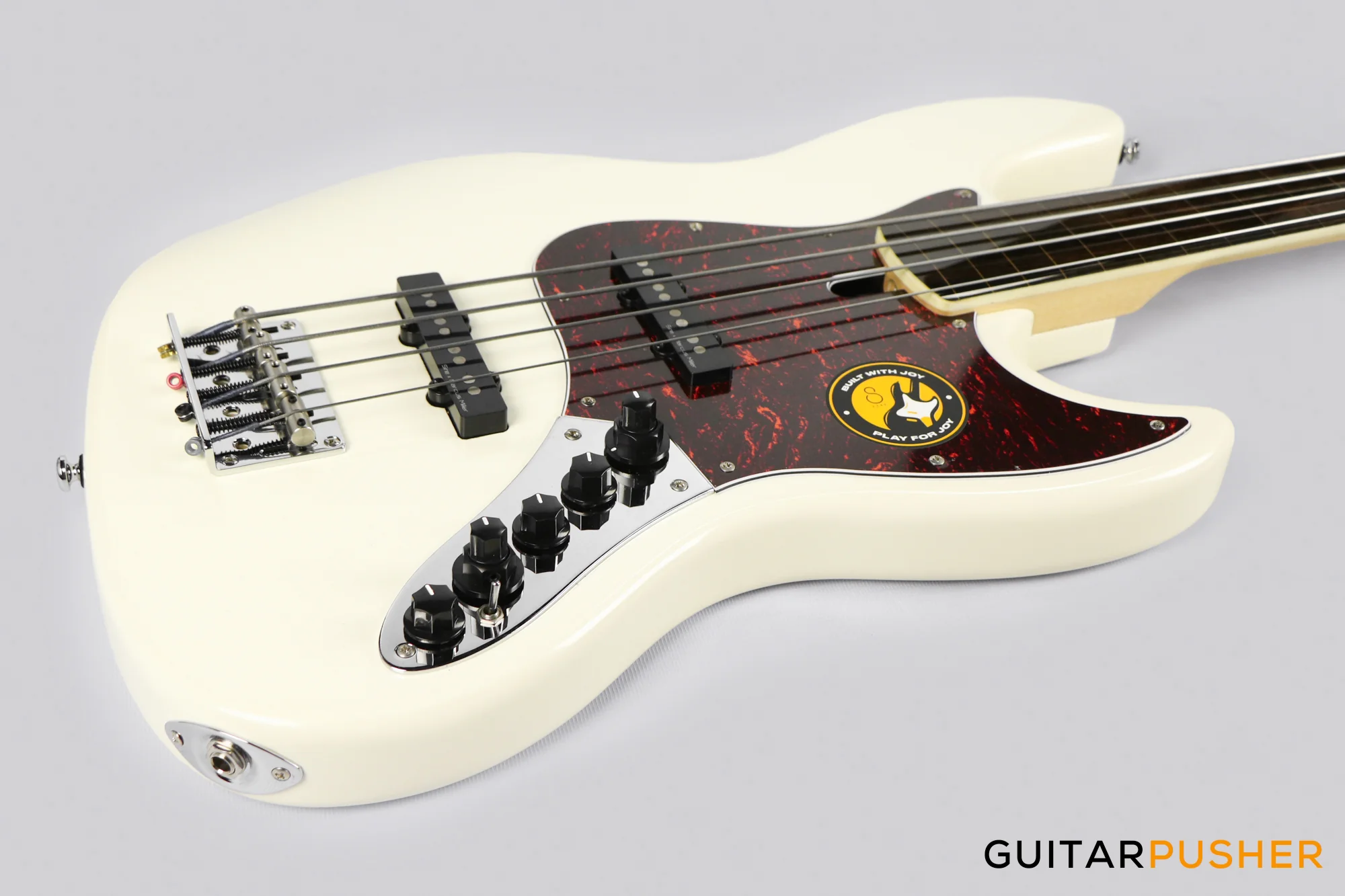 Sire V7 Alder 4-String Antique White (2023) - FRETLESS - Image 10