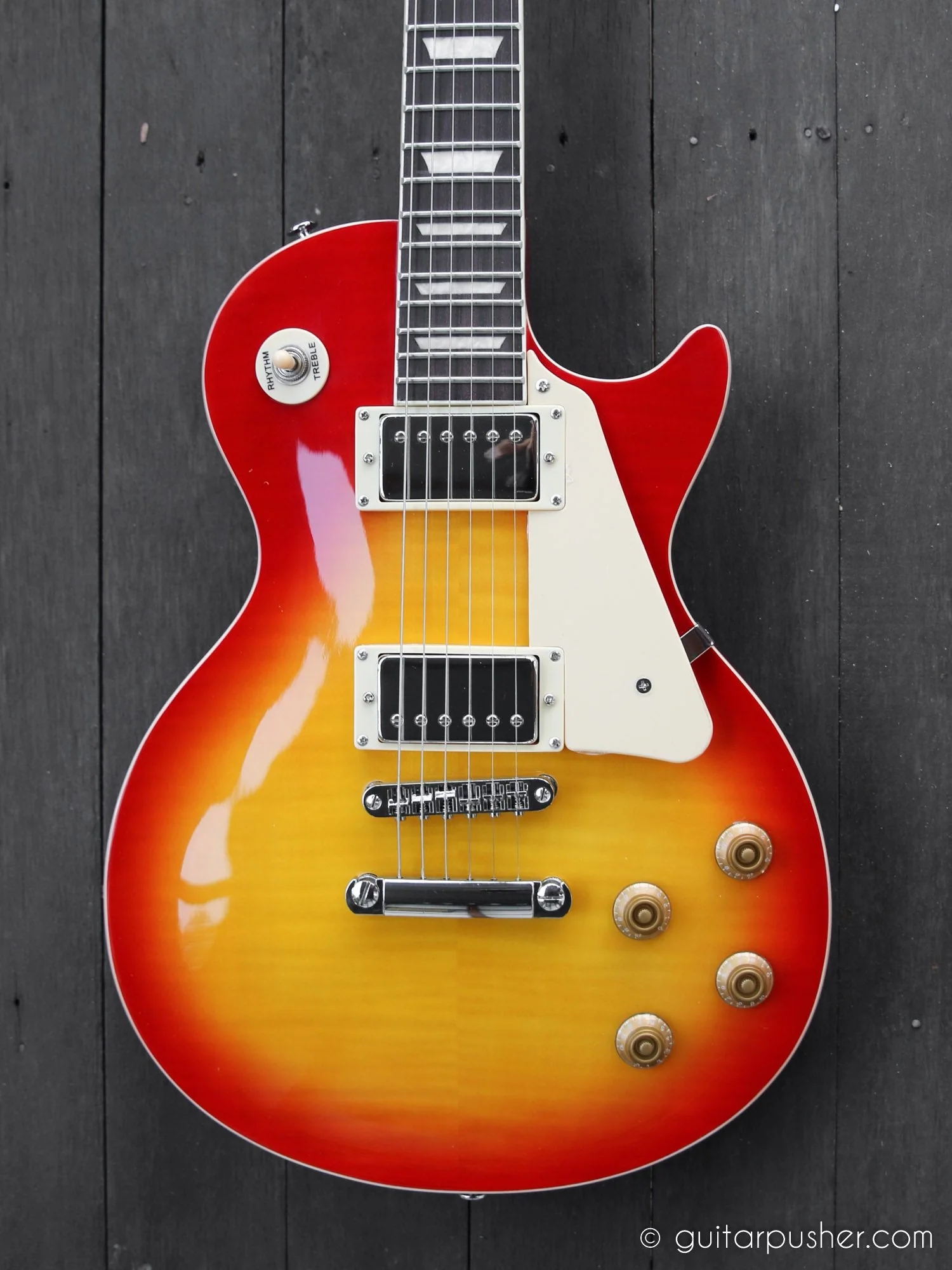 Tagima EG-535 Singlecut Electric Guitar - Cherry Sunburst