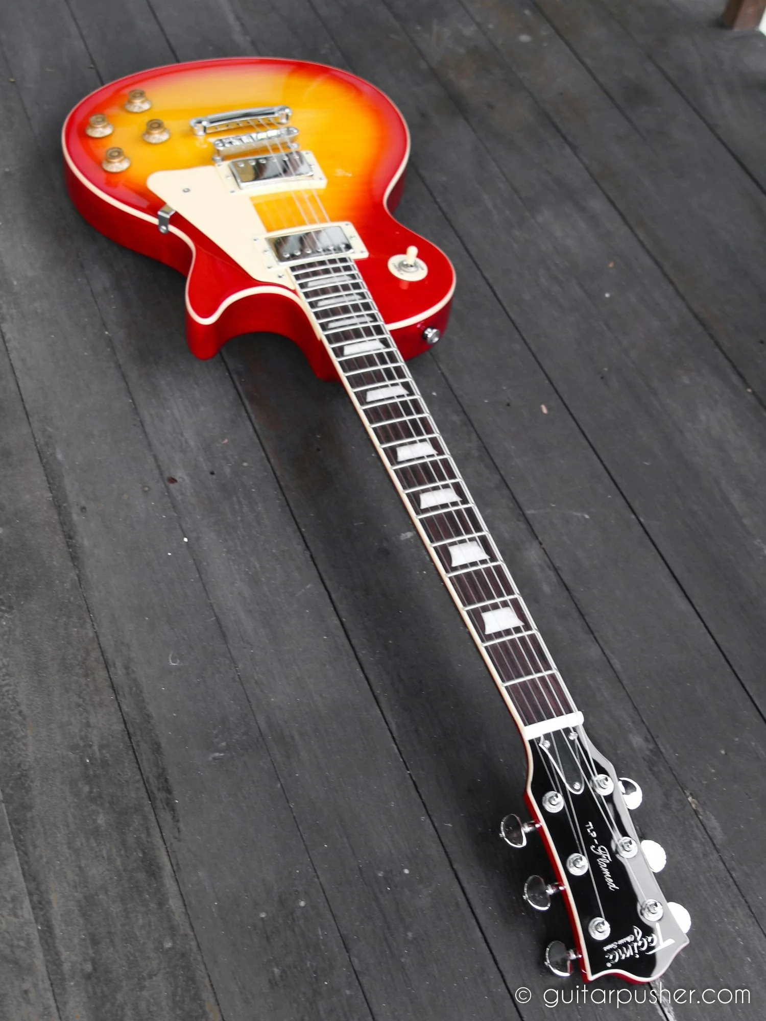 Tagima EG-535 Singlecut Electric Guitar - Cherry Sunburst - Image 12