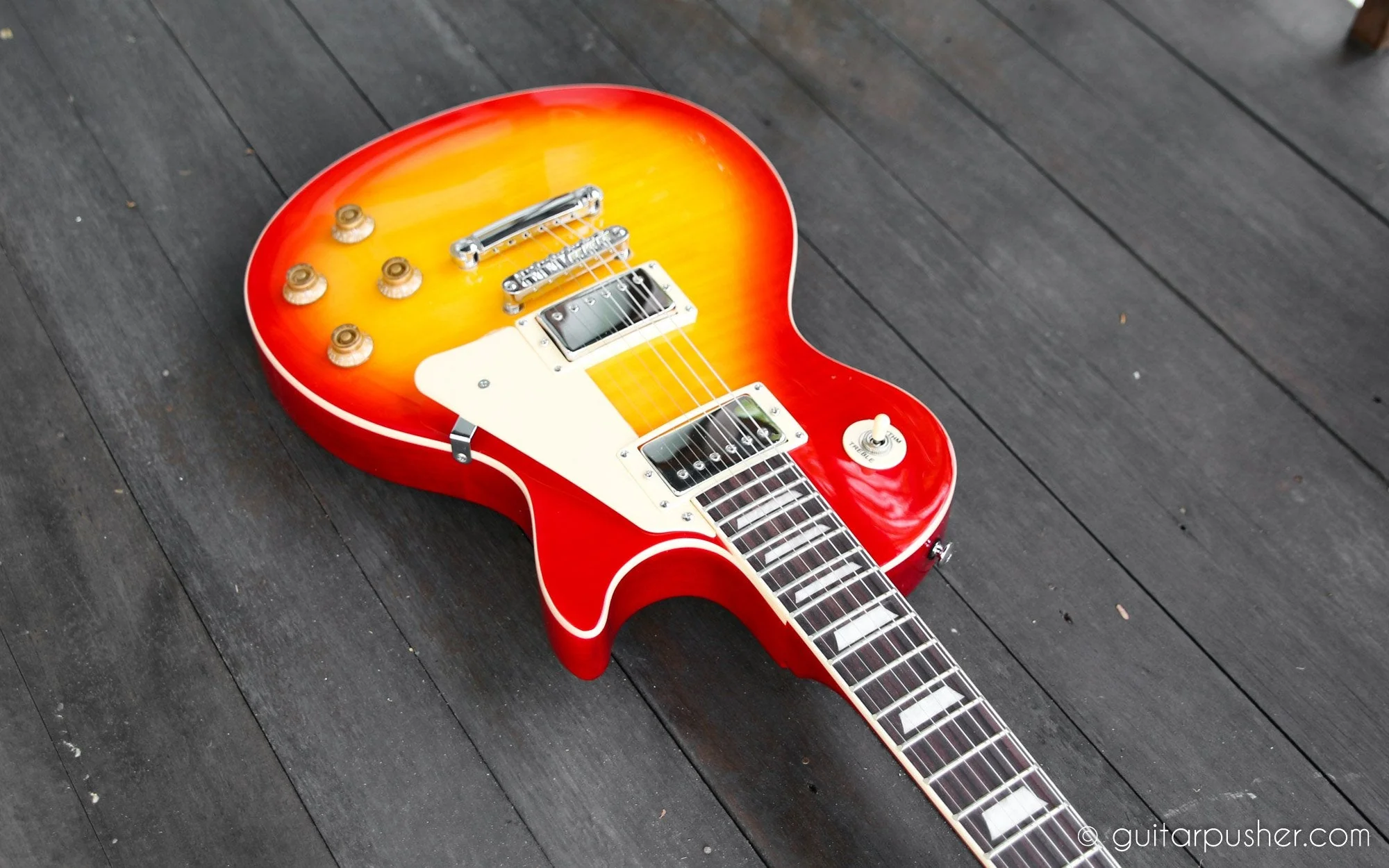 Tagima EG-535 Singlecut Electric Guitar - Cherry Sunburst - Image 8