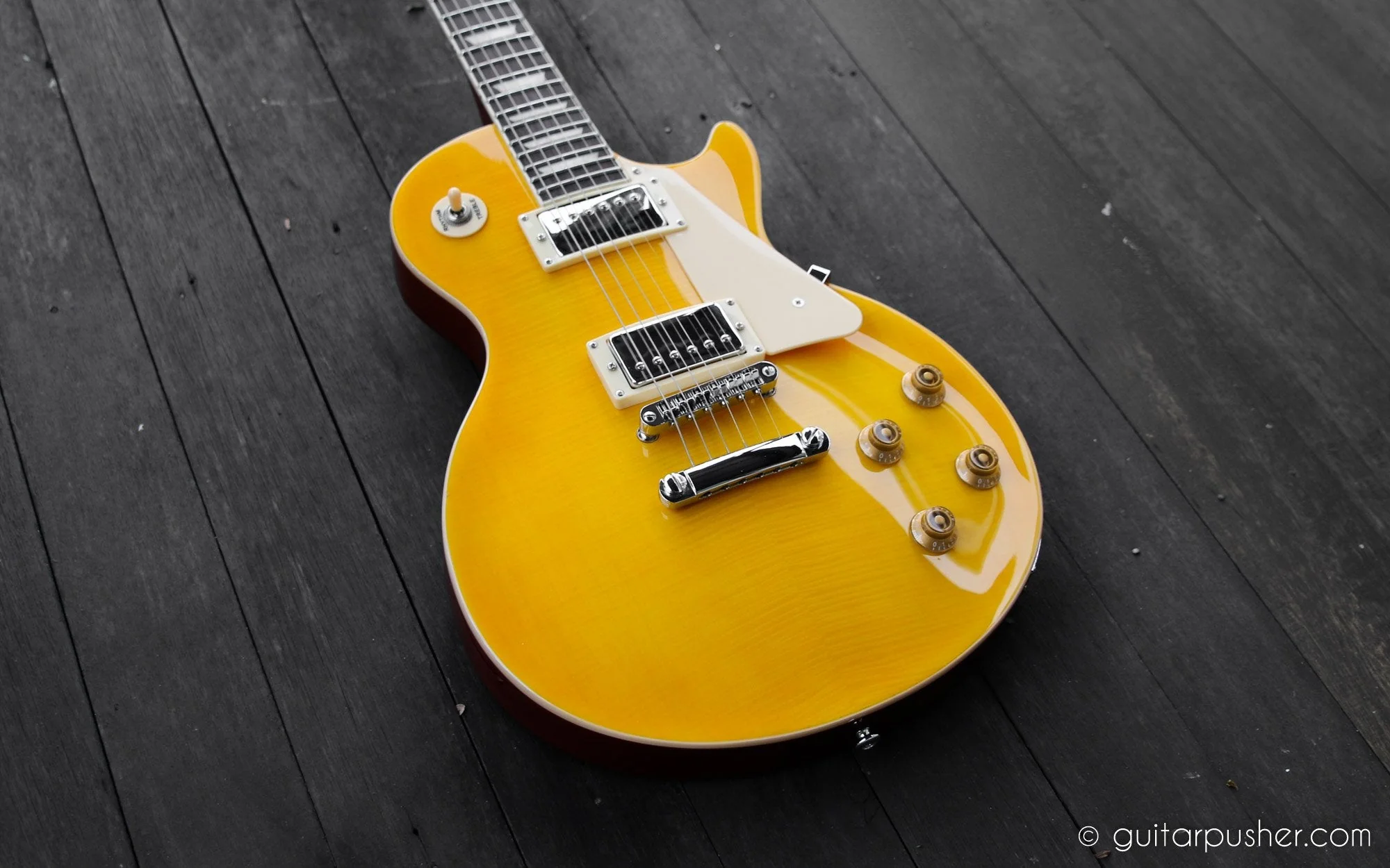Tagima EG-535 Singlecut Electric Guitar - Trans Amber - Image 6