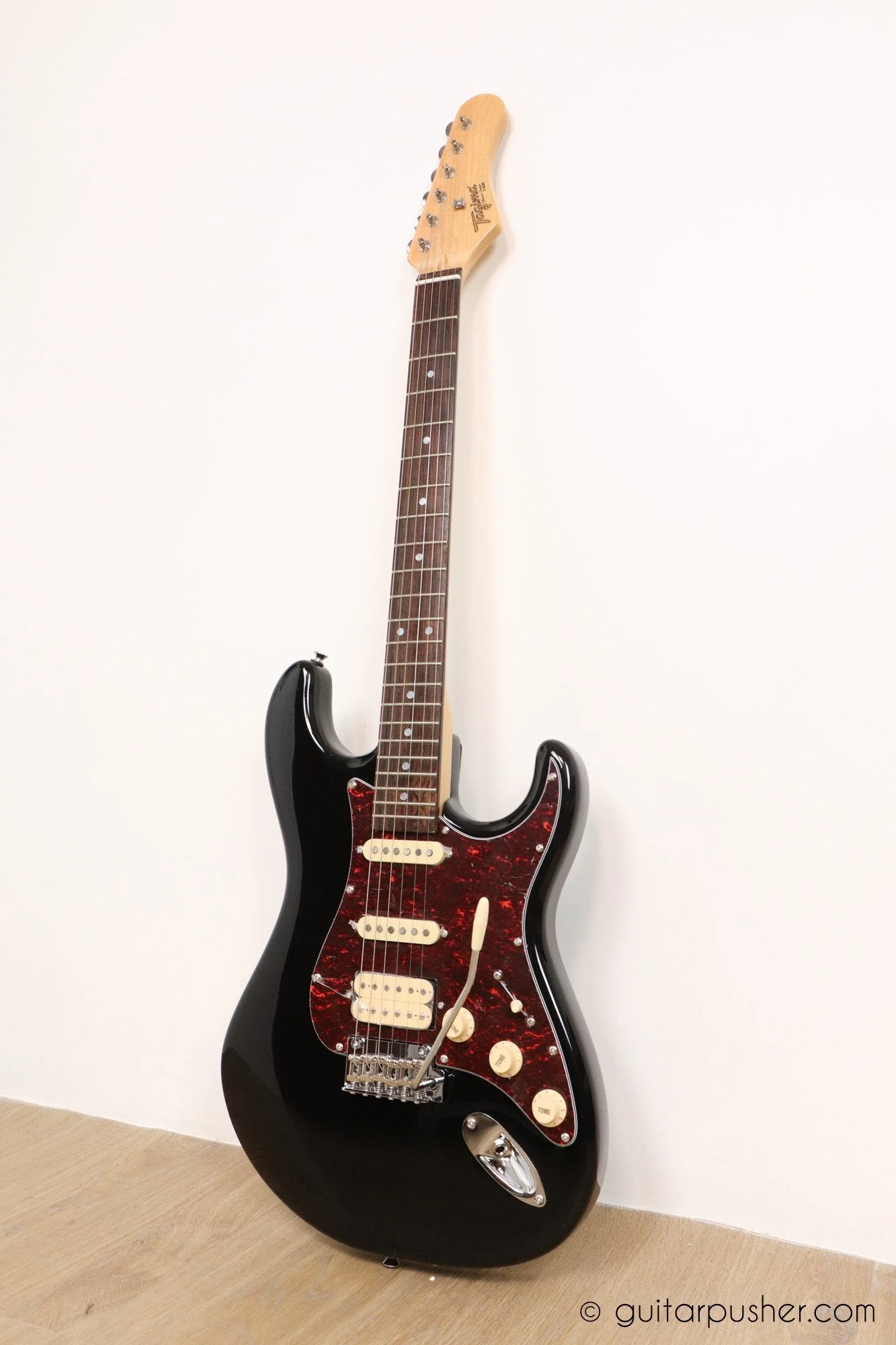 Tagima New T-635 PRO Classic Series S Style HSS Electric Guitar - Black (Rosewood Fingerboard/Tortoise Shell Pickguard) - Image 3