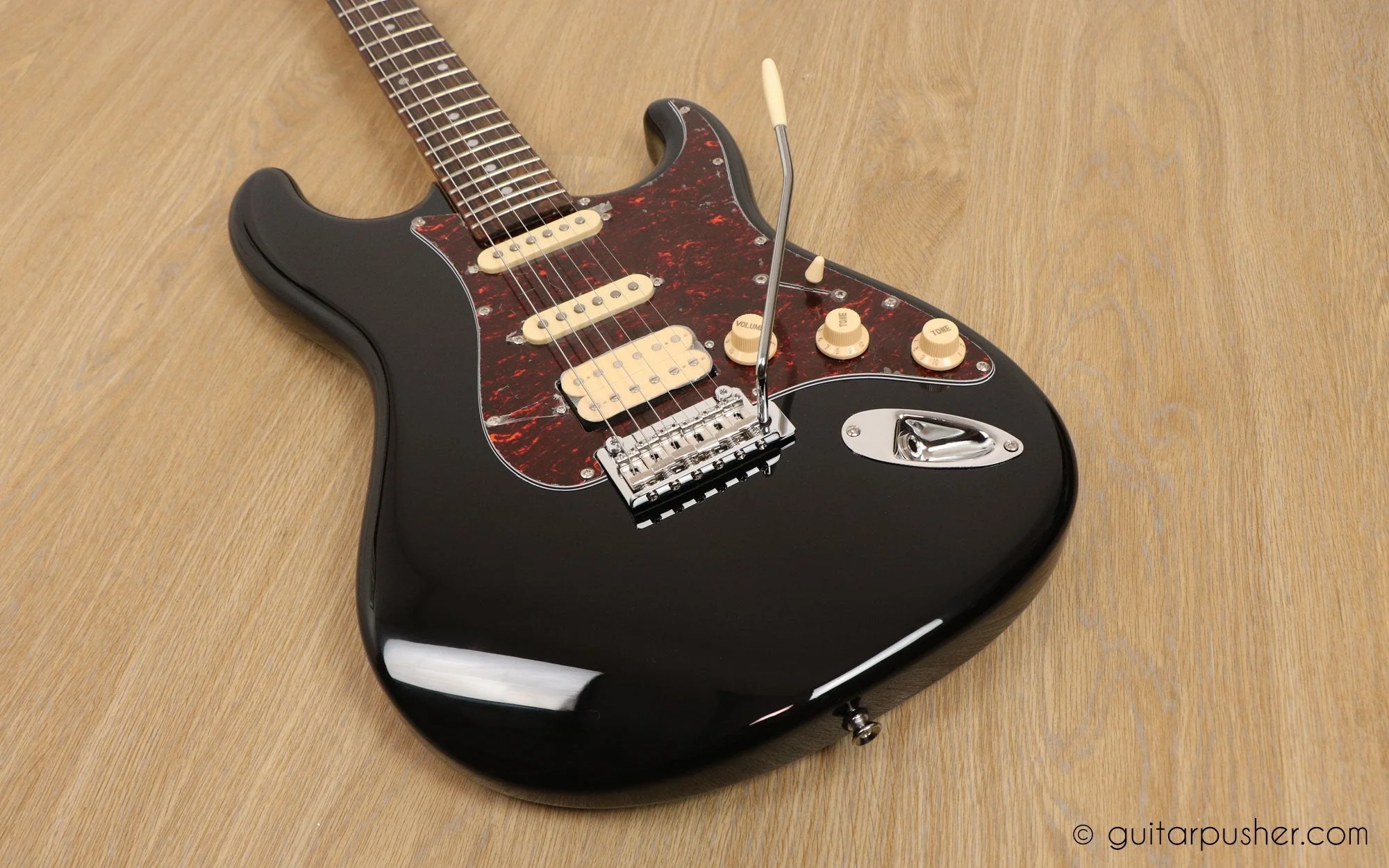 Tagima New T-635 PRO Classic Series S Style HSS Electric Guitar - Black (Rosewood Fingerboard/Tortoise Shell Pickguard) - Image 5