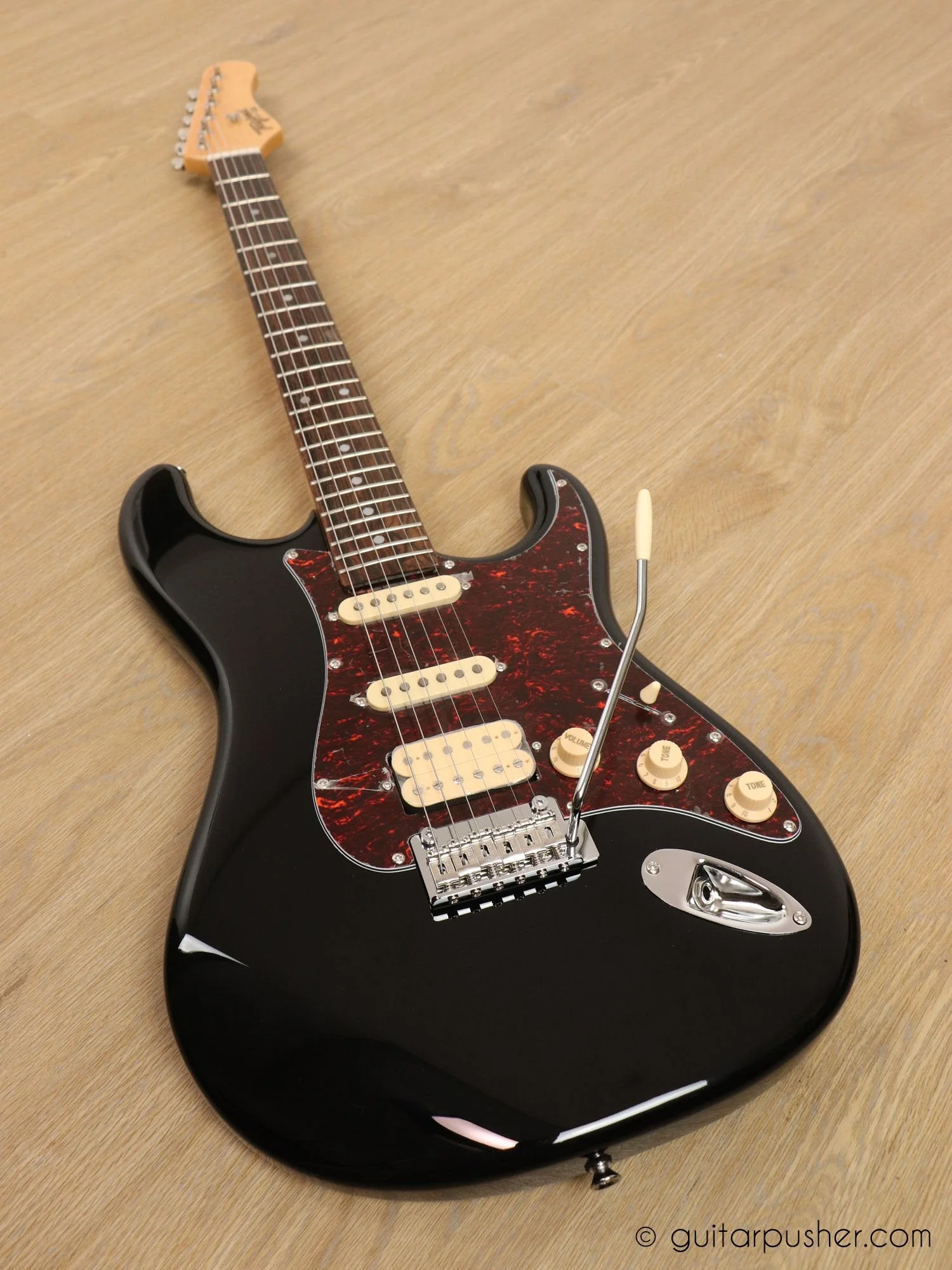 Tagima New T-635 PRO Classic Series S Style HSS Electric Guitar - Black (Rosewood Fingerboard/Tortoise Shell Pickguard) - Image 6