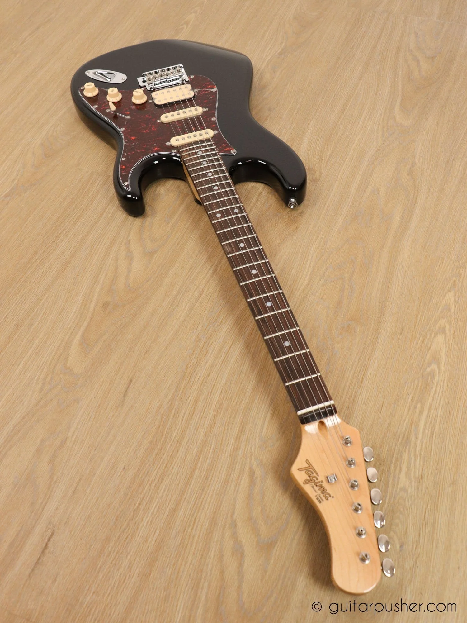 Tagima New T-635 PRO Classic Series S Style HSS Electric Guitar - Black (Rosewood Fingerboard/Tortoise Shell Pickguard) - Image 9