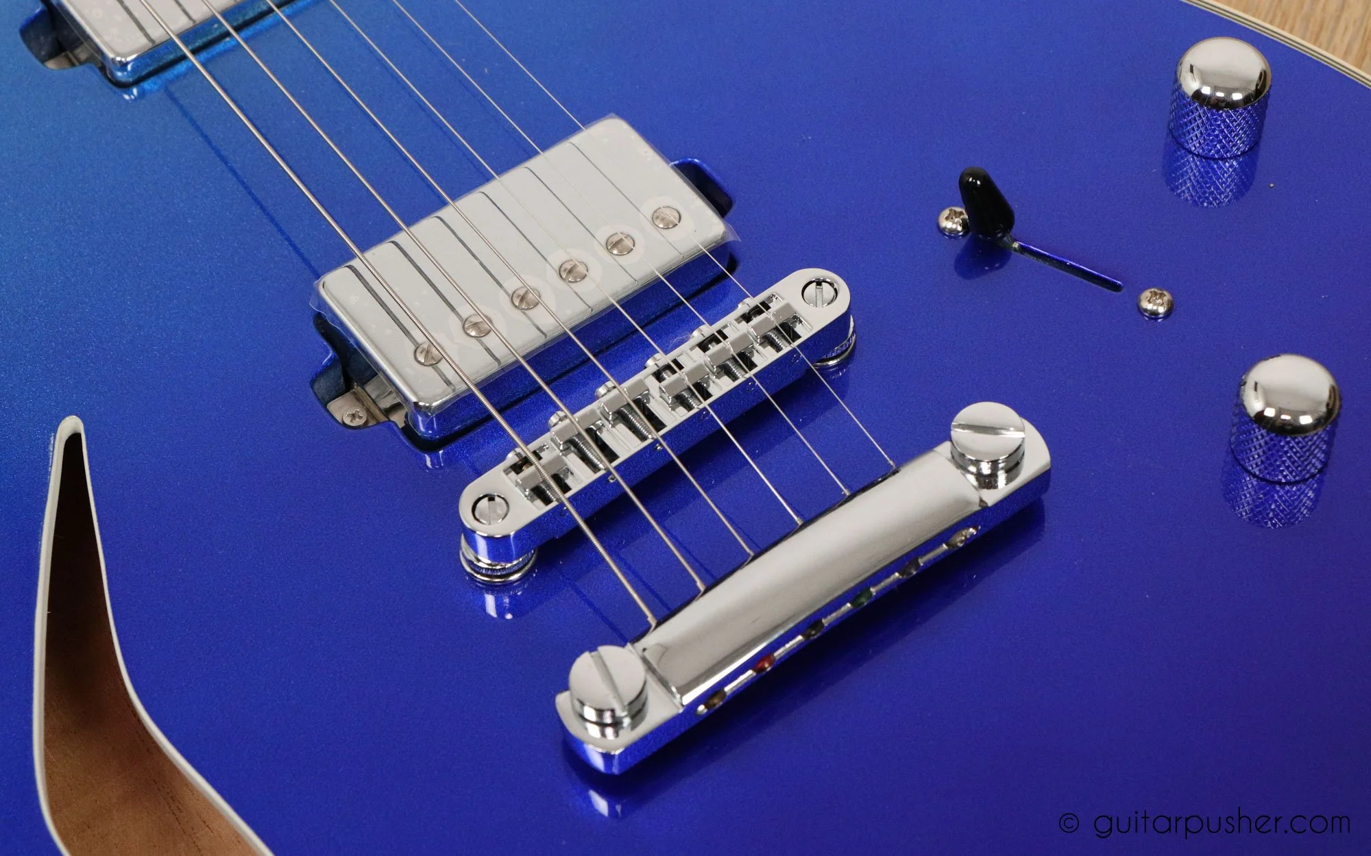 Tagima Signature Series New Blues Semi-Hollow T-Style - Ocean Degrade Blue - Image 9