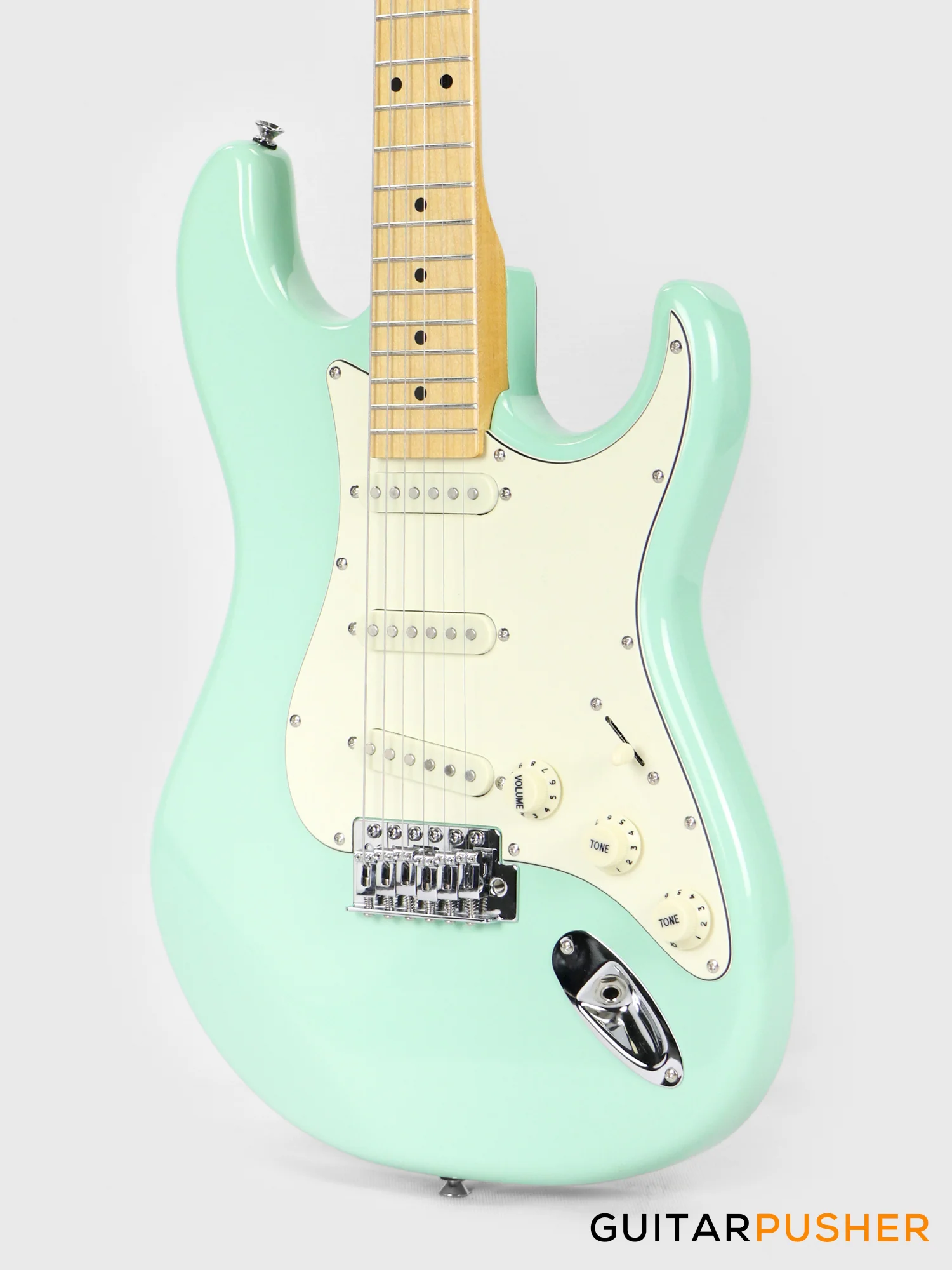 Tagima TG-530 Stratocaster Woodstock Series Surf Green - Maple/Vintage White - Image 11