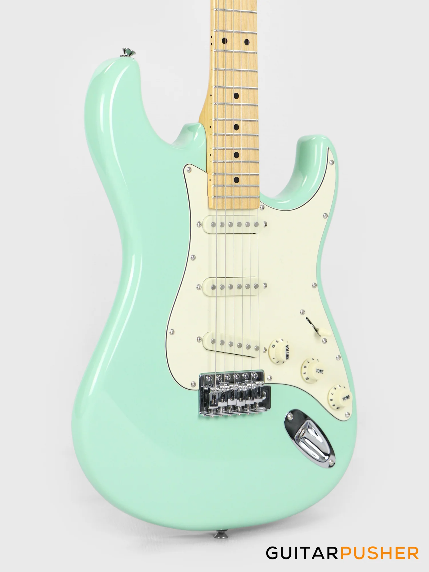 Tagima TG-530 Stratocaster Woodstock Series Surf Green - Maple/Vintage White - Image 6