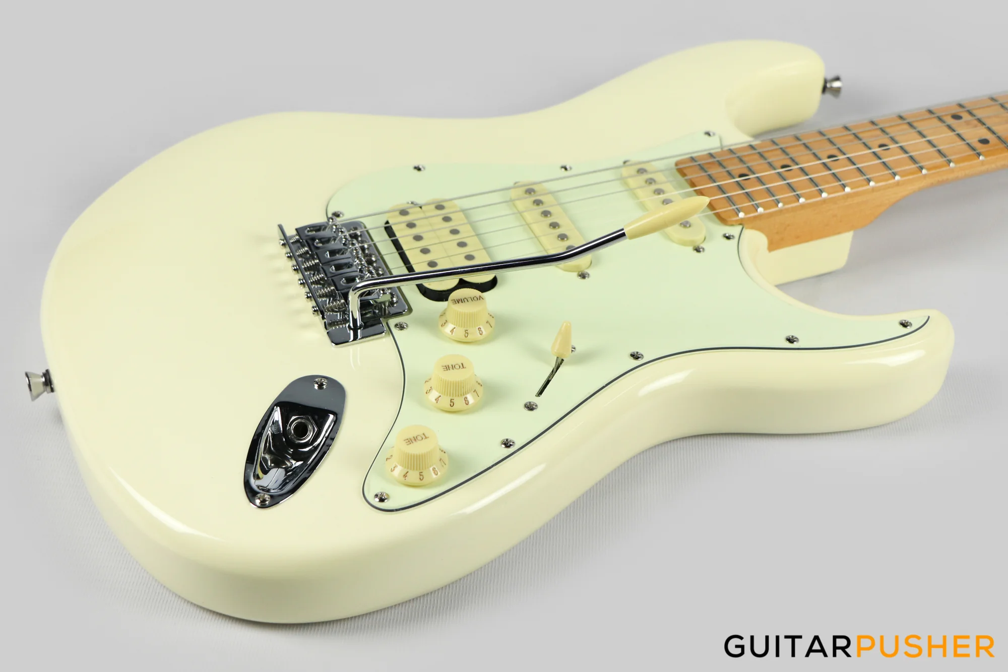 Tagima TG-540 HSS Stratocaster Woodstock Series - Vintage White - Image 11