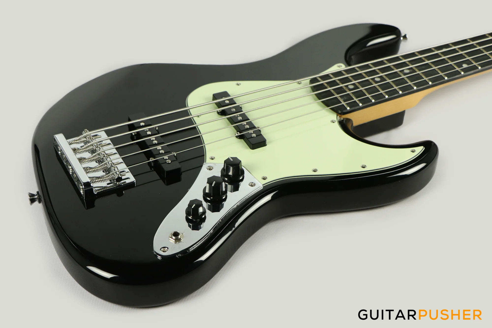 Tagima TW-73 '73 5-String JB Bass Black (Rosewood Fretboard/Mint Pickguard) - Image 3