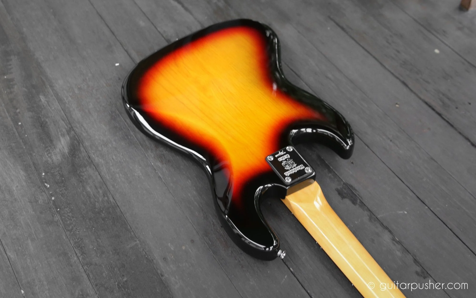 Tagima TW-73 JB Bass 4-String - Vintage Sunburst (Rosewood Fingerboard/Tortoise Shell Pickguard) - Image 10