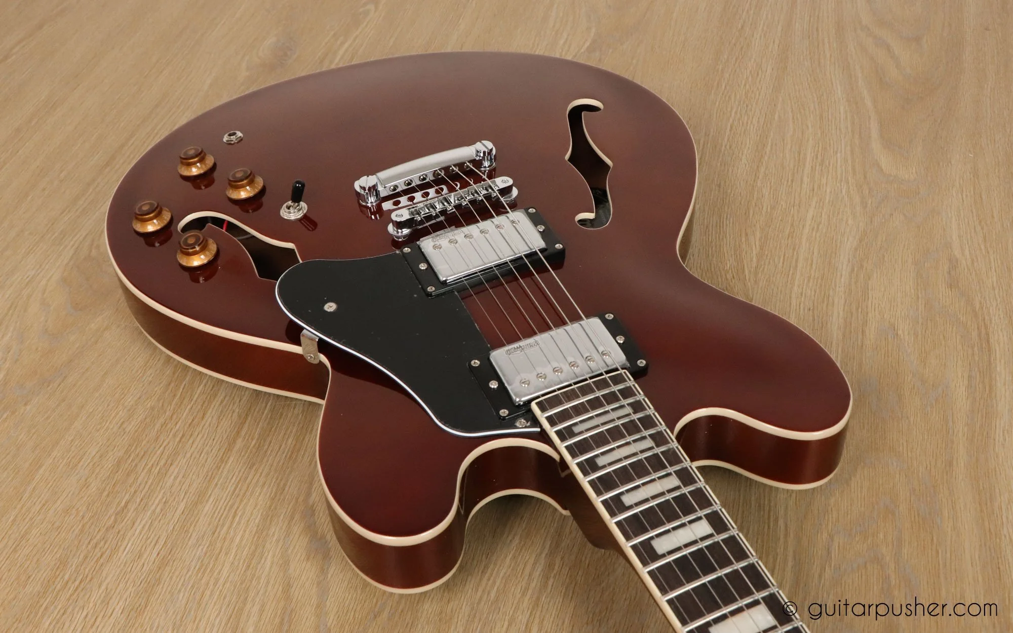 Vintage VSA500 Reissue Semi-Hollow Electric Guitar - Honeyburst - Image 26
